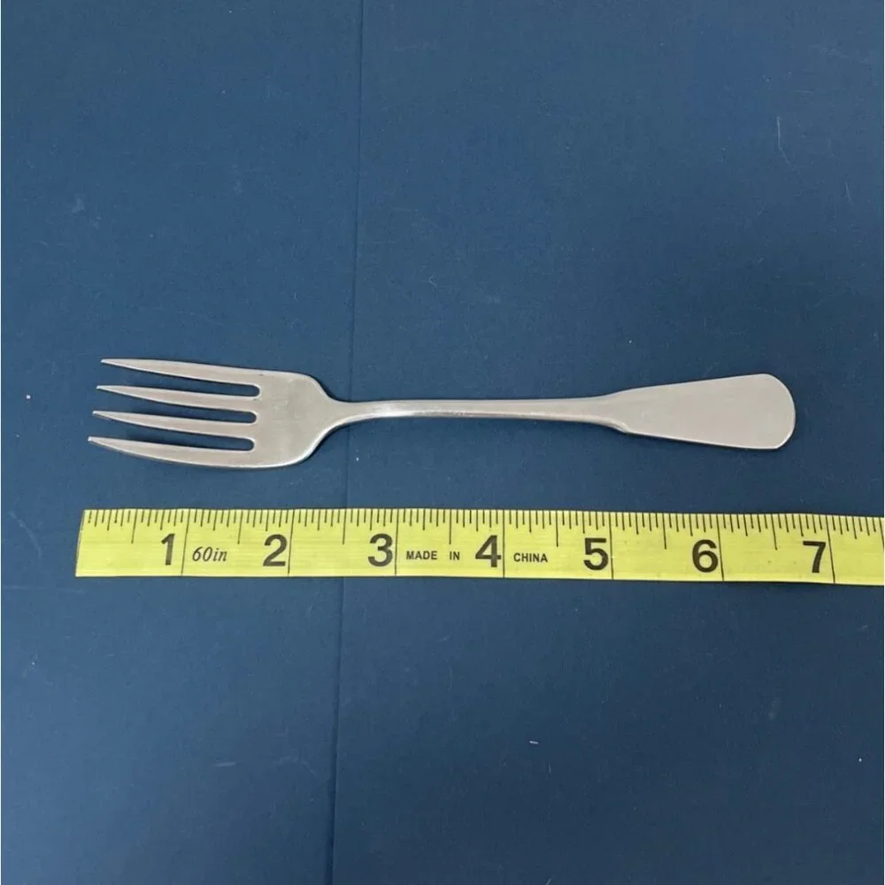 Vintage SSS Oneida Yorktowne Pattern Salad Dessert Fork 7 In Stainless Flatware